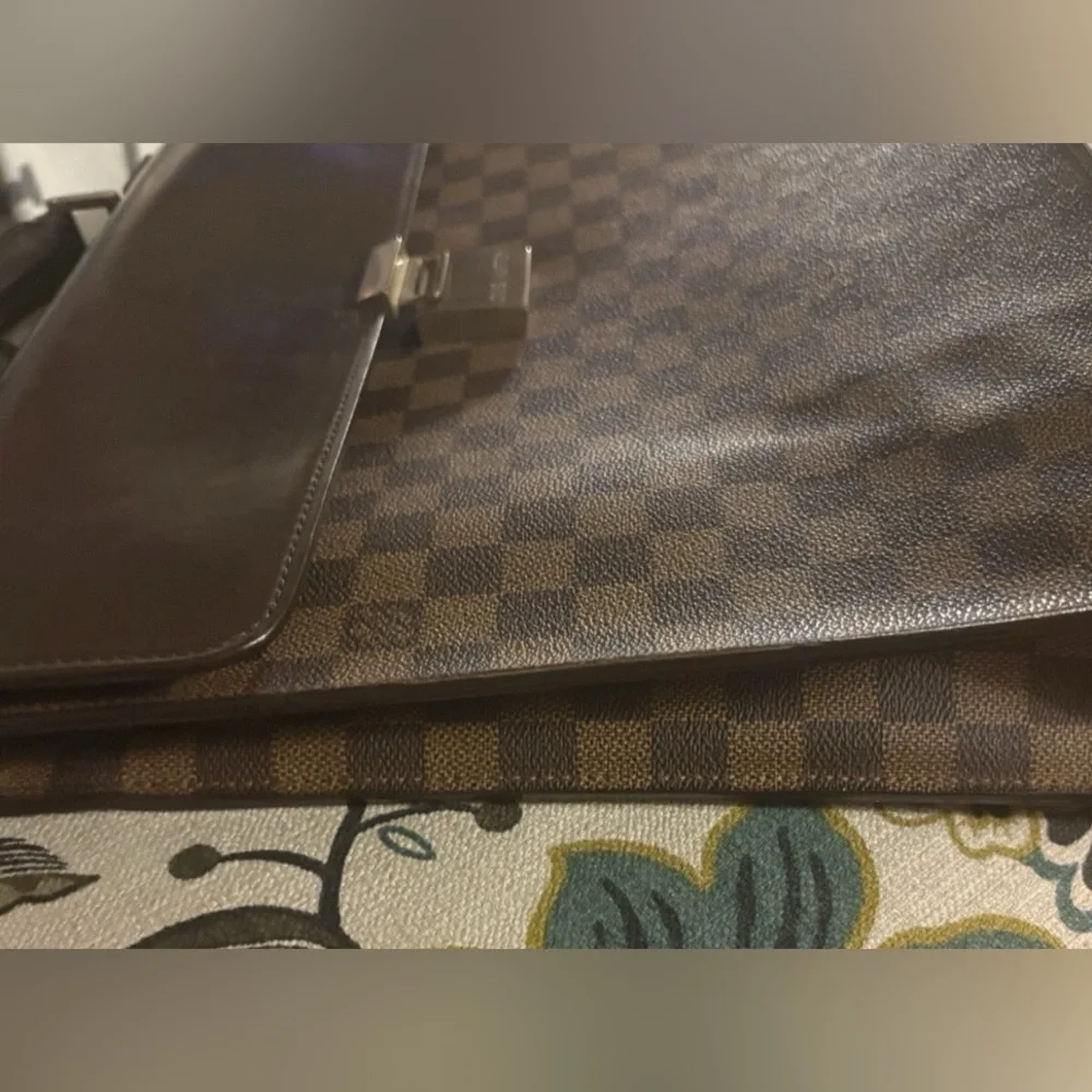 Louis Vuitton Luxury Brown Checkered Briefcase great condition